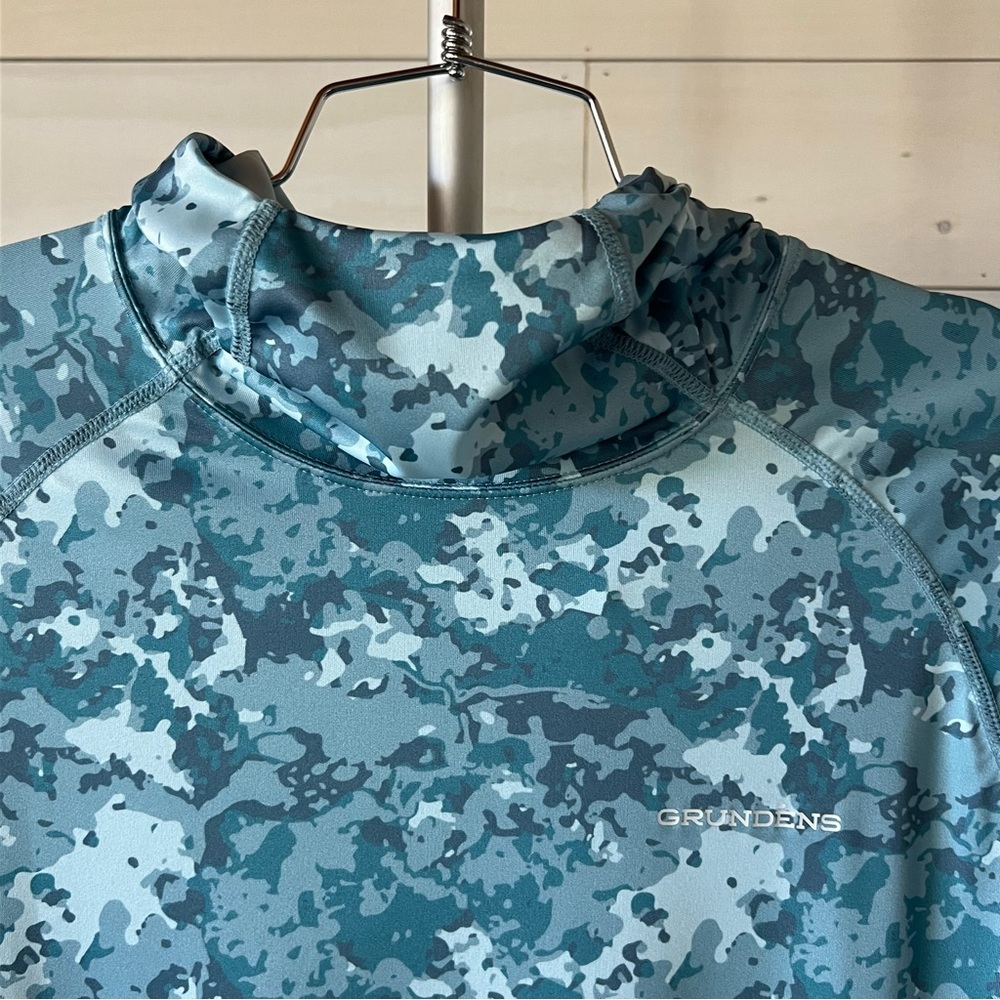 Men's Grundens Solstrale Hoodie - Picture 2 of 5